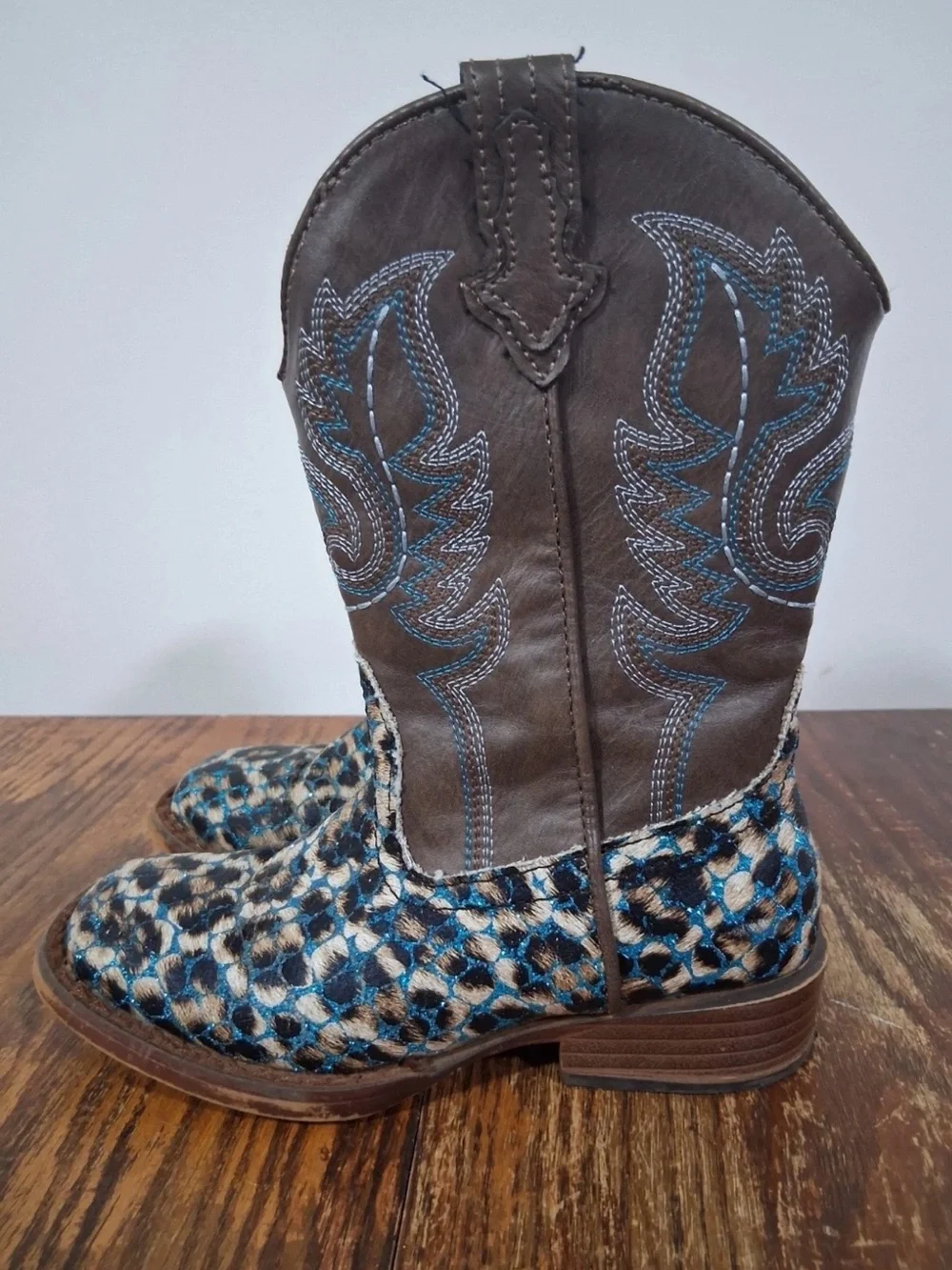 Roper girls’ western